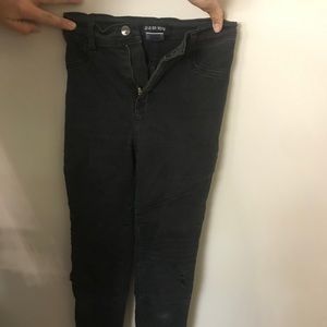 Black skinny jeans very curvey